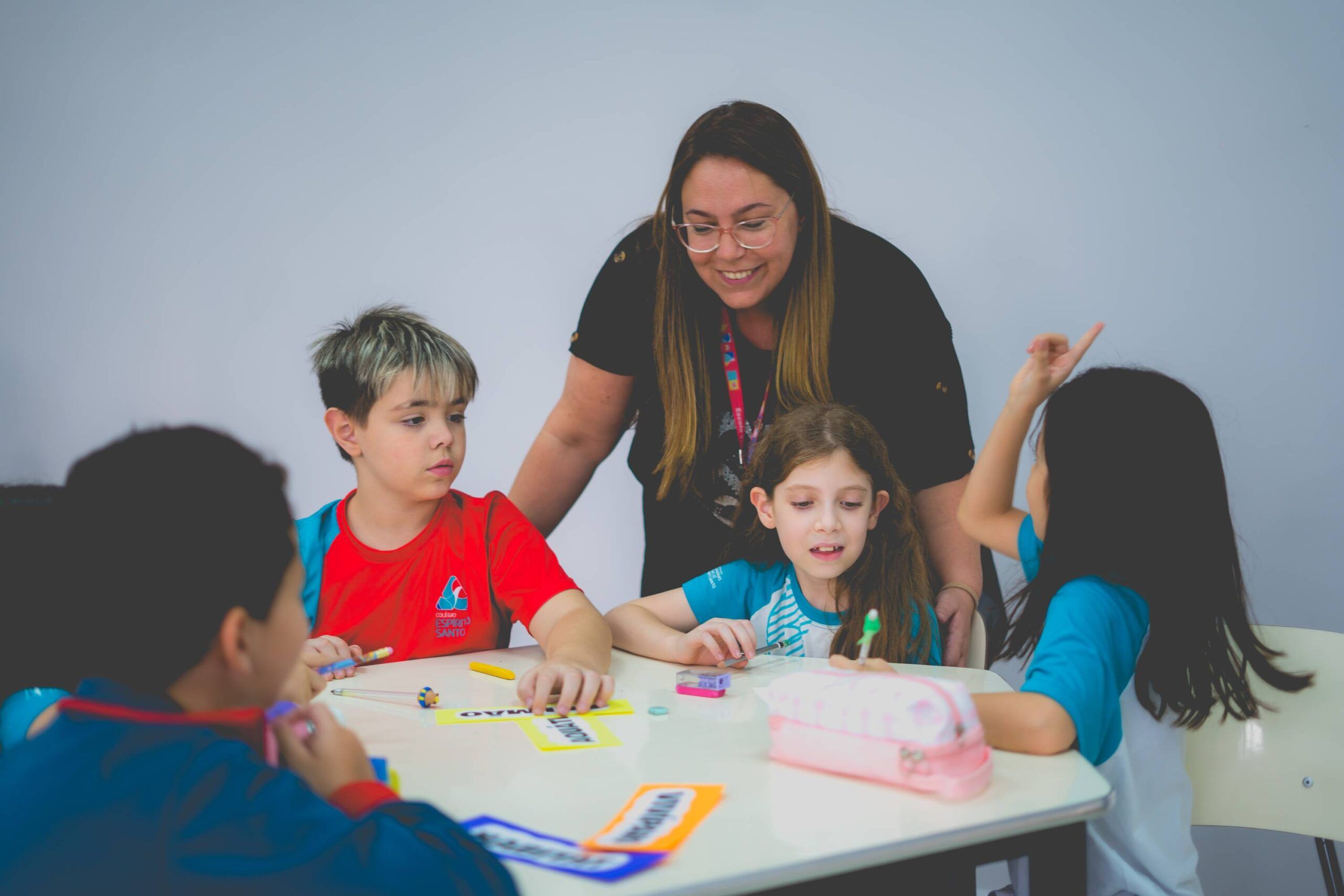 novos alunos na sala de aula